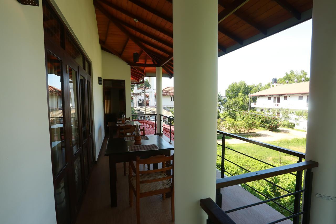 River Breeze Villa Bentota Esterno foto