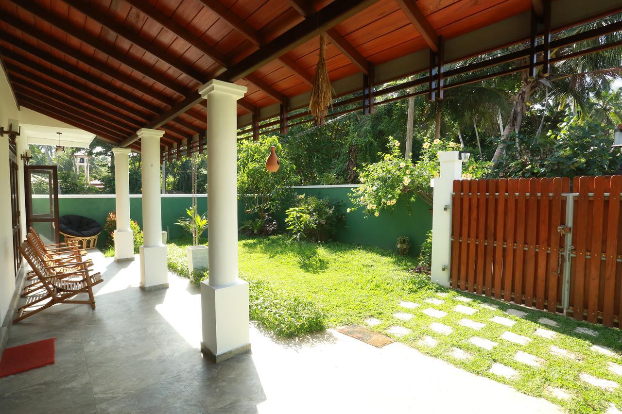 River Breeze Villa Bentota Esterno foto